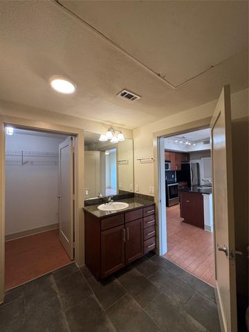 3016 Guadalupe ST 305, Austin, TX 78705
