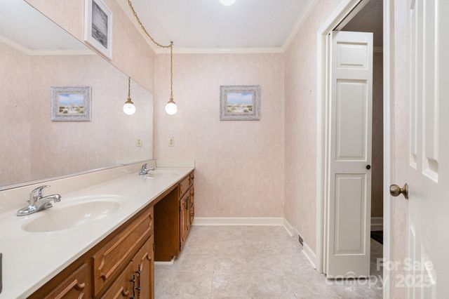 2844 Hickory Highway, Statesville, NC 28677