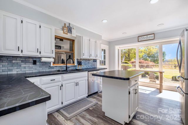 2844 Hickory Highway, Statesville, NC 28677