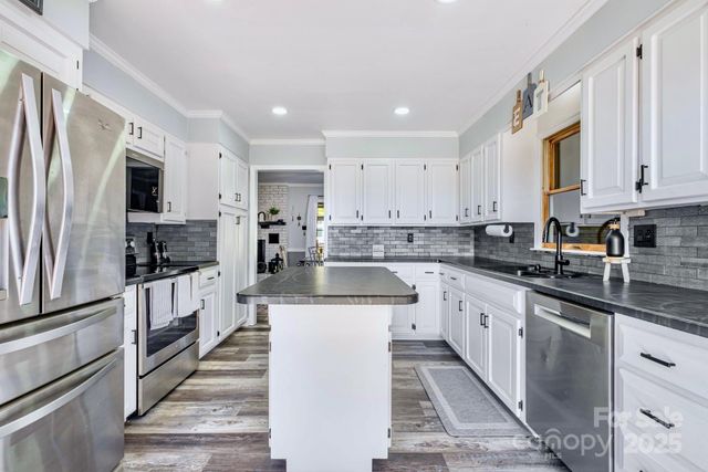 2844 Hickory Highway, Statesville, NC 28677