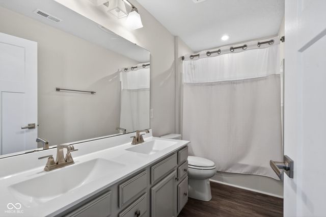 1066 Woodglen Drive, Westfield, IN 46074
