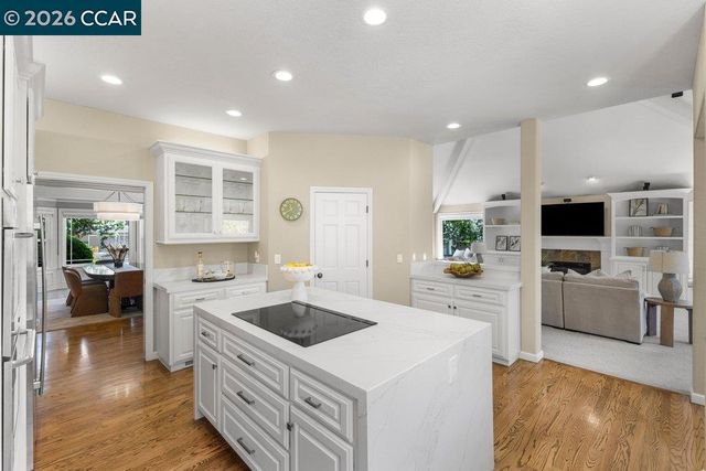 70 Ridgecrest Ct, Lafayette, CA 94549