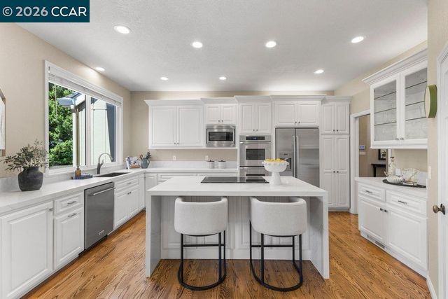 70 Ridgecrest Ct, Lafayette, CA 94549