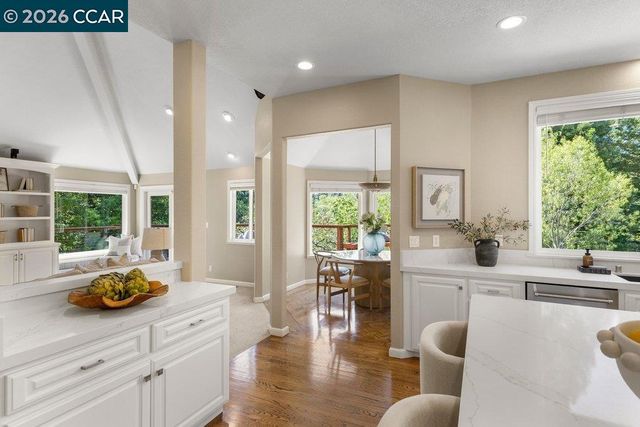 70 Ridgecrest Ct, Lafayette, CA 94549