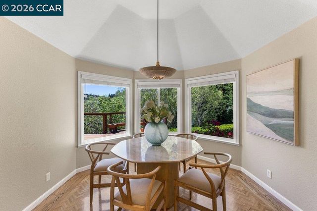 70 Ridgecrest Ct, Lafayette, CA 94549