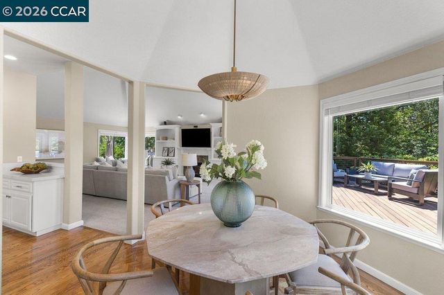 70 Ridgecrest Ct, Lafayette, CA 94549