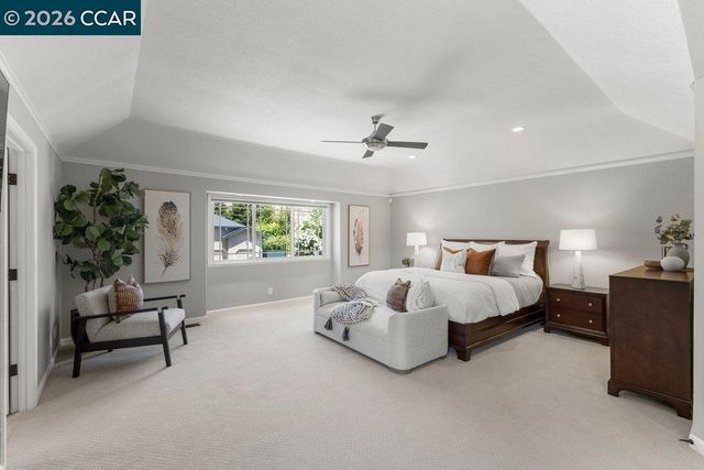 70 Ridgecrest Ct, Lafayette, CA 94549