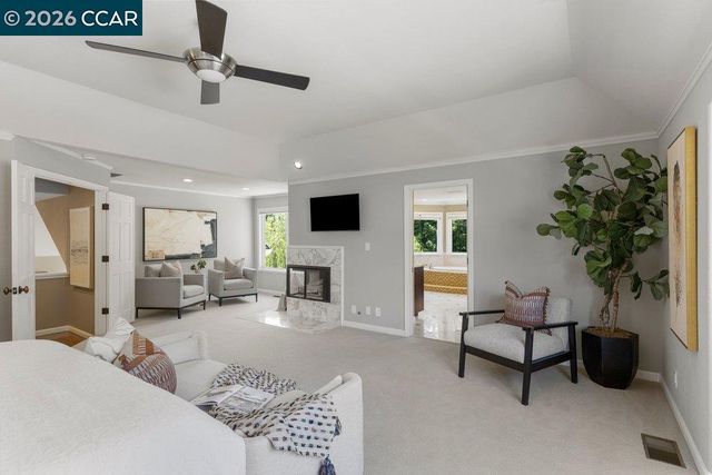70 Ridgecrest Ct, Lafayette, CA 94549
