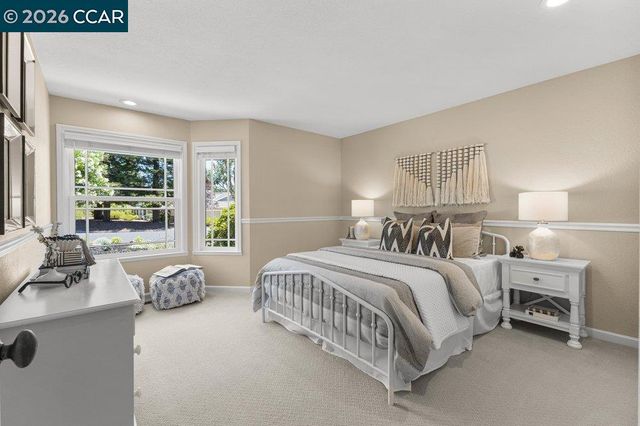 70 Ridgecrest Ct, Lafayette, CA 94549