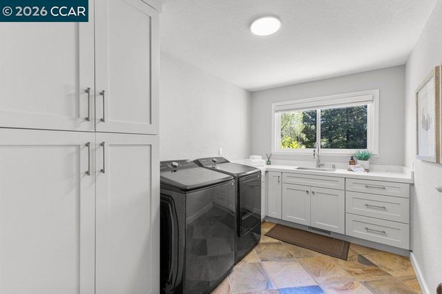 70 Ridgecrest Ct, Lafayette, CA 94549