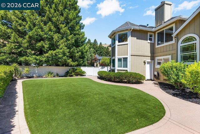 70 Ridgecrest Ct, Lafayette, CA 94549