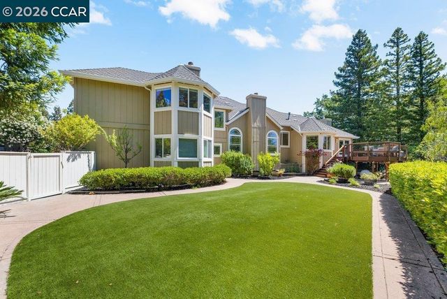 70 Ridgecrest Ct, Lafayette, CA 94549