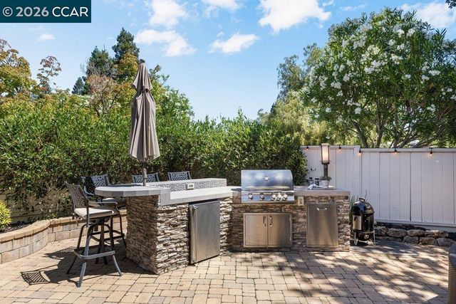 70 Ridgecrest Ct, Lafayette, CA 94549