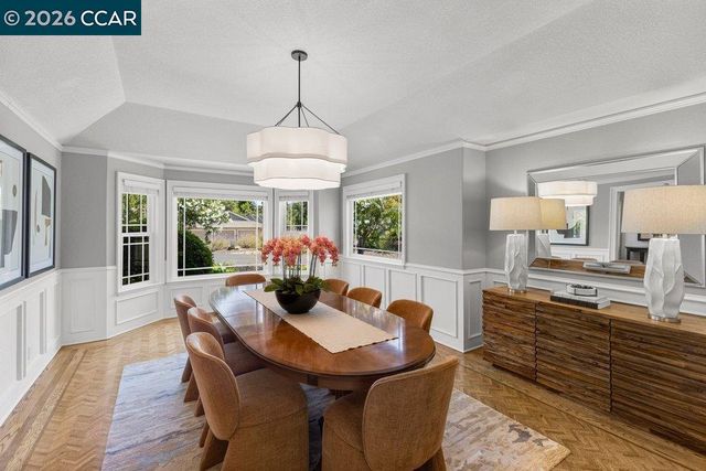 70 Ridgecrest Ct, Lafayette, CA 94549