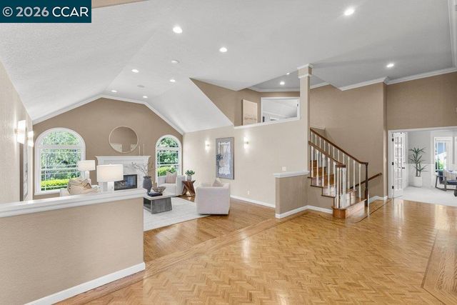 70 Ridgecrest Ct, Lafayette, CA 94549