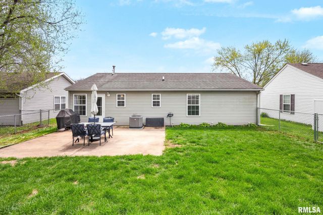 4527 W ROCKWELL Drive, Peoria, IL 61615
