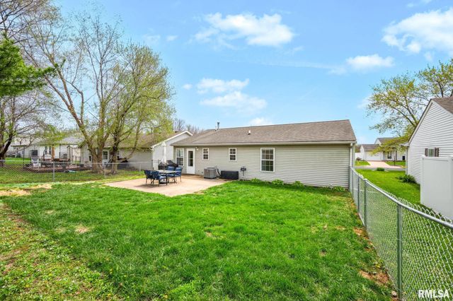 4527 W ROCKWELL Drive, Peoria, IL 61615
