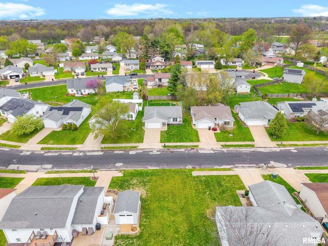 4527 W ROCKWELL Drive, Peoria, IL 61615