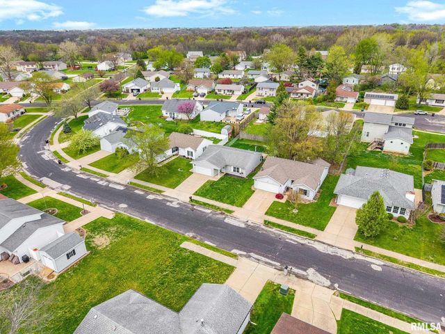 4527 W ROCKWELL Drive, Peoria, IL 61615