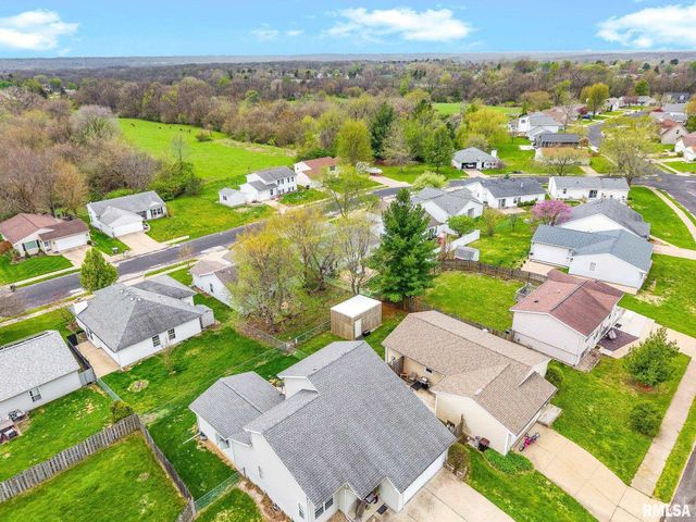 4527 W ROCKWELL Drive, Peoria, IL 61615