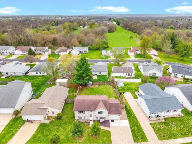 4527 W ROCKWELL Drive, Peoria, IL 61615