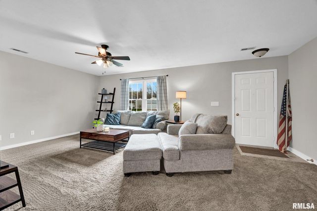 4527 W ROCKWELL Drive, Peoria, IL 61615