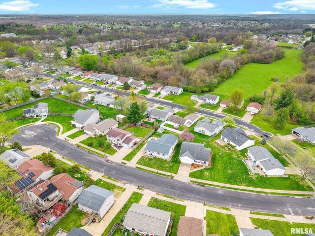 4527 W ROCKWELL Drive, Peoria, IL 61615