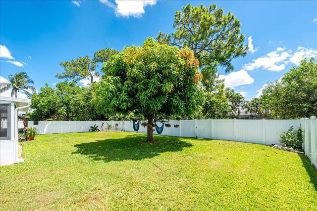 106 SE Crosspoint Drive, Port St Lucie, FL 34983