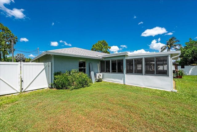106 SE Crosspoint Drive, Port St Lucie, FL 34983