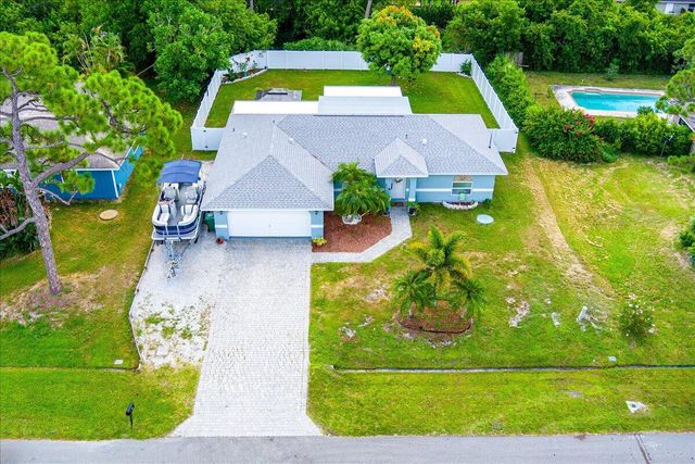 106 SE Crosspoint Drive, Port St Lucie, FL 34983