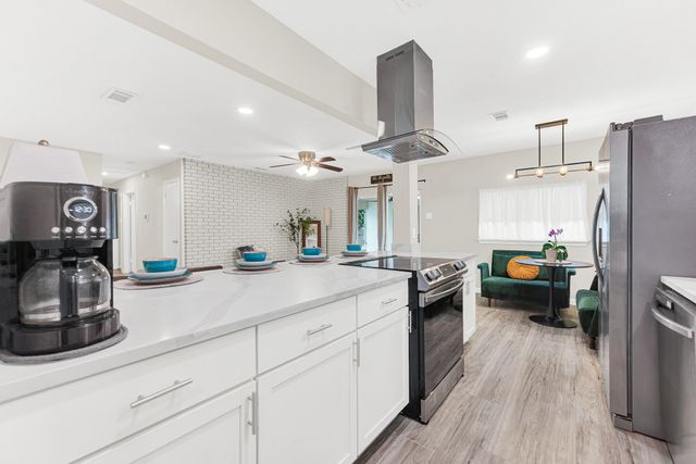 745 Pinehurst Drive, Richardson, TX 75080