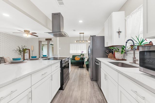 745 Pinehurst Drive, Richardson, TX 75080