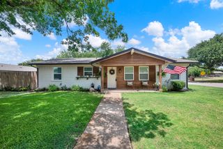 745 Pinehurst Drive, Richardson, TX 75080