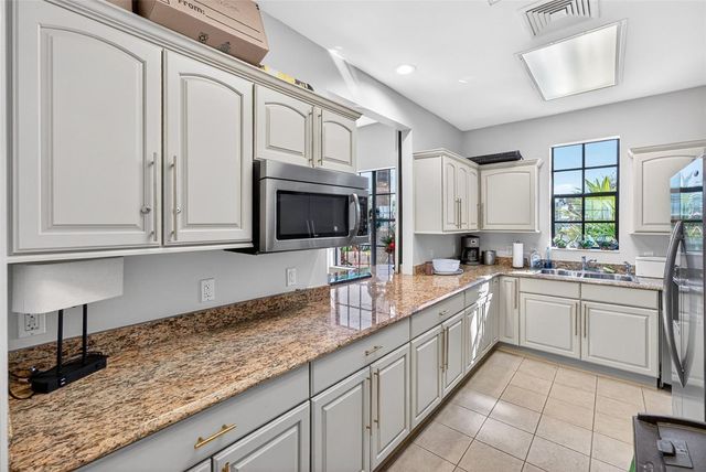 1254 RIVERSCAPE STREET D, Bradenton, FL 34208