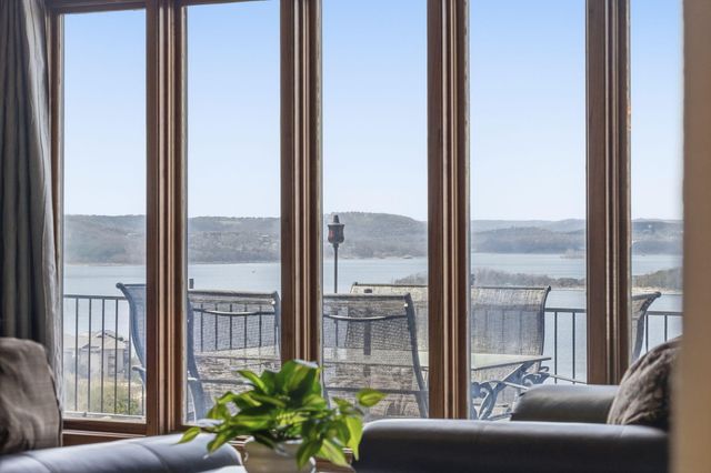 165 Split Rock Drive, Hollister, MO 65672