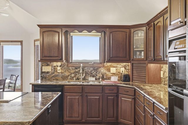 165 Split Rock Drive, Hollister, MO 65672