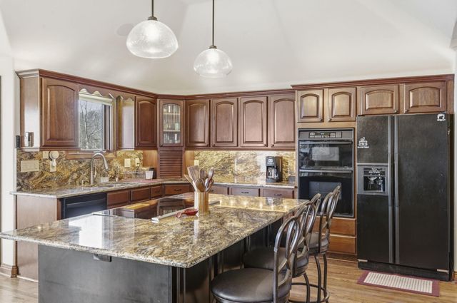 165 Split Rock Drive, Hollister, MO 65672