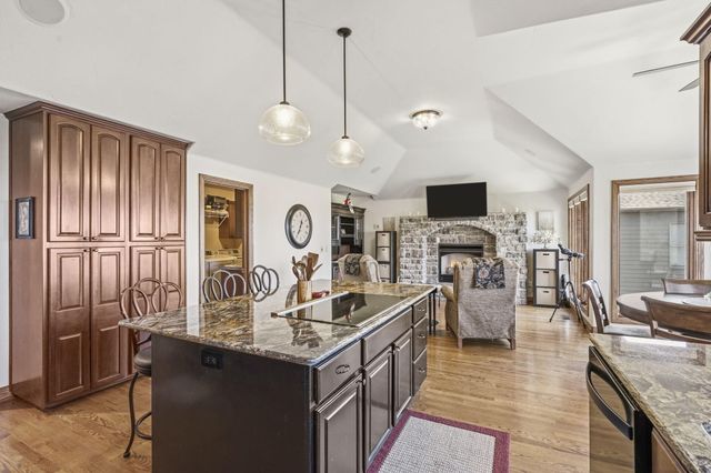 165 Split Rock Drive, Hollister, MO 65672