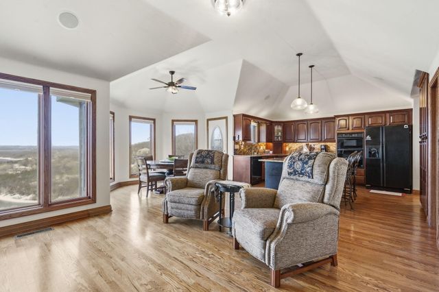 165 Split Rock Drive, Hollister, MO 65672