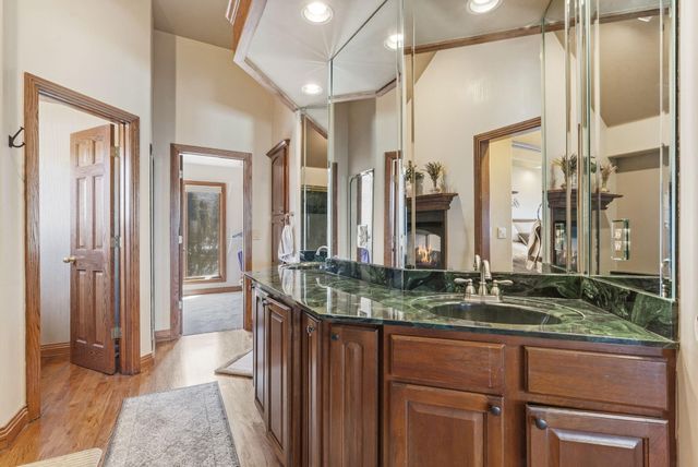 165 Split Rock Drive, Hollister, MO 65672