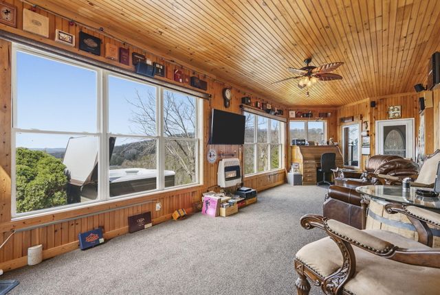 165 Split Rock Drive, Hollister, MO 65672