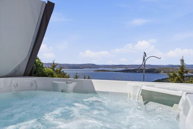 165 Split Rock Drive, Hollister, MO 65672