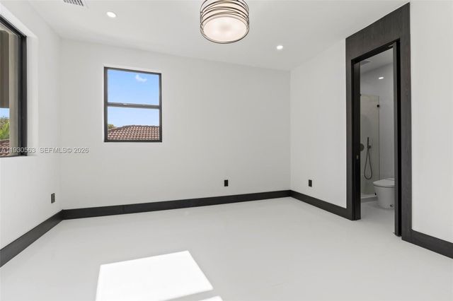 18172 NW 91st Ct, Hialeah, FL 33018