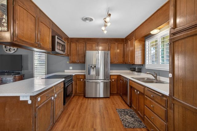 1475 Geary Cir, Yuba City, CA 95993