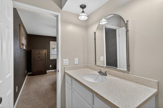 1475 Geary Cir, Yuba City, CA 95993