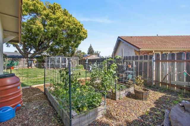 1475 Geary Cir, Yuba City, CA 95993