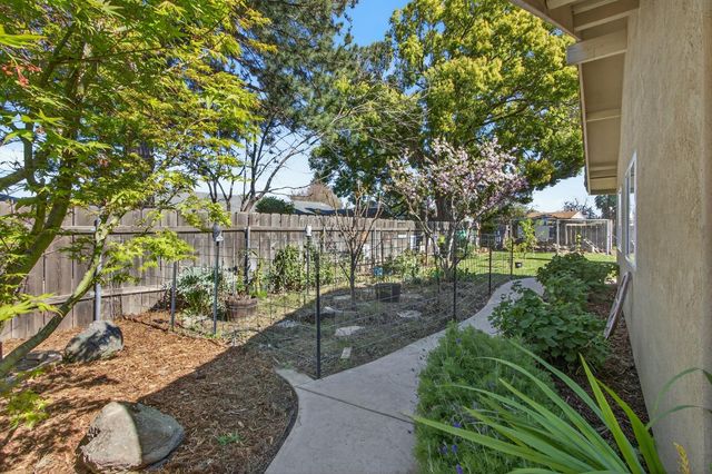 1475 Geary Cir, Yuba City, CA 95993