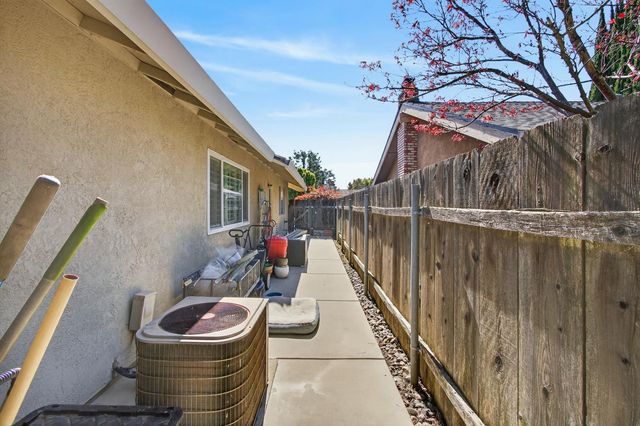 1475 Geary Cir, Yuba City, CA 95993