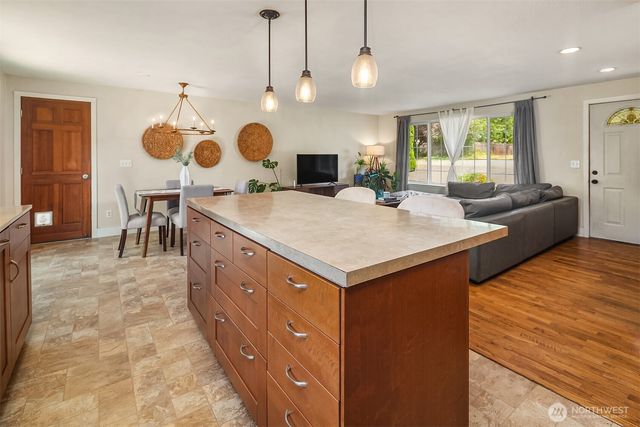 21010 22nd Avenue W, Lynnwood, WA 98036