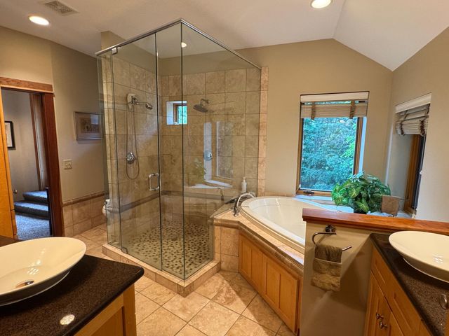 3720 Denmark Court E, Eagan, MN 55123